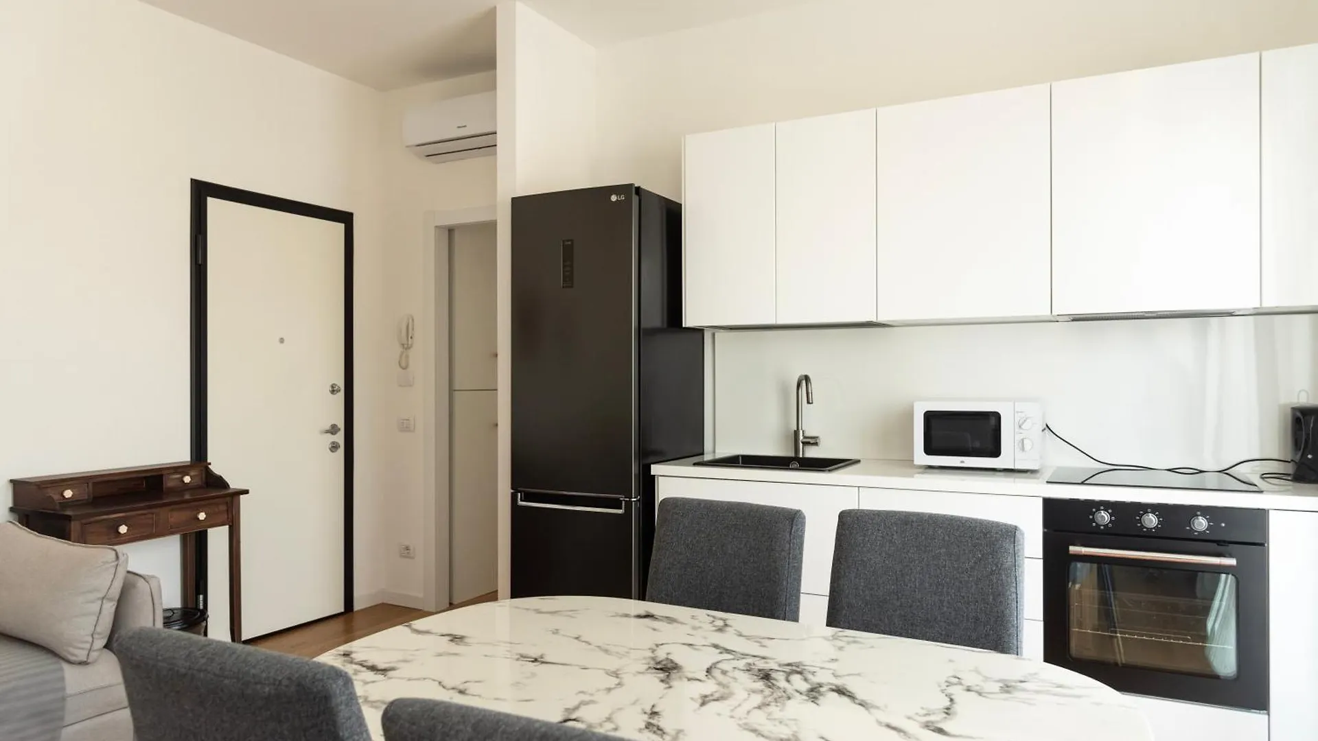 Youhosty - Soderini 25 Mailand Apartment